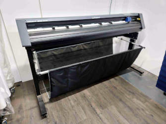A vinyl cutter machine
